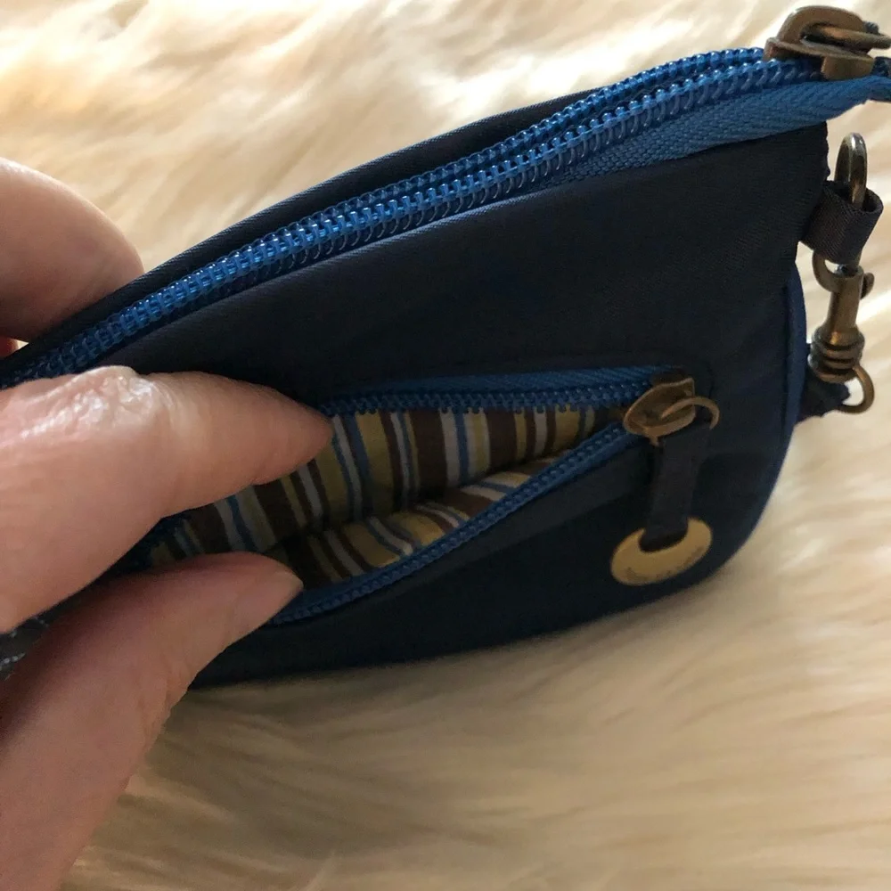 Travelon blue nylon wristlet wallet